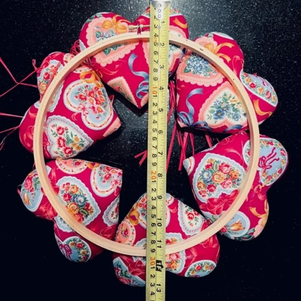 Vintage 1980's Pillow Hearts Valentine's Day Wreath - Like New